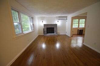 1189 Boylston St, Unit 2 in Newton, MA - Building Photo - Building Photo