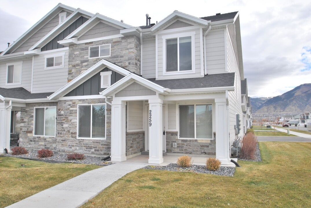 2259 W Nibley Pkwy in Logan, UT - Building Photo