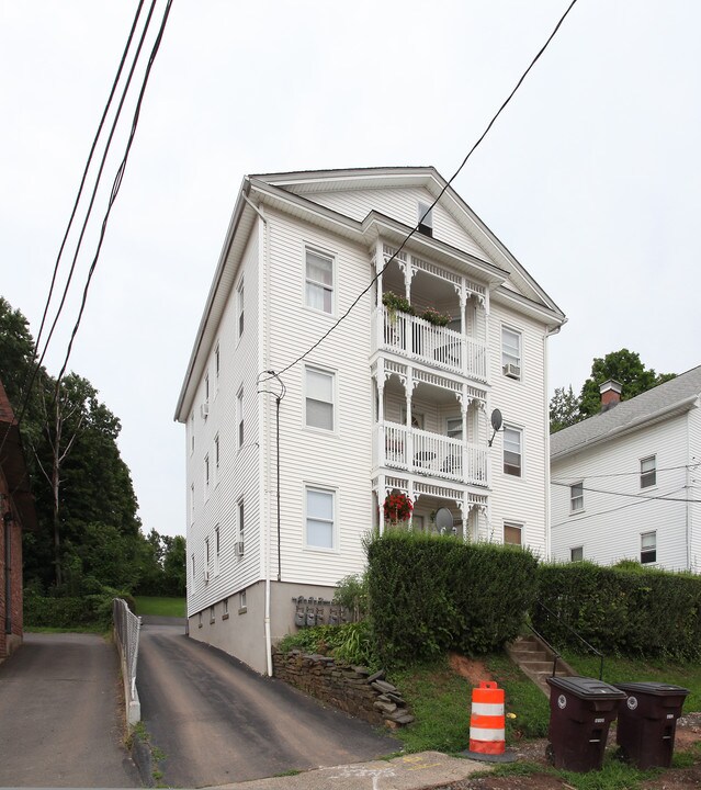 201 Beaver St in New Britain, CT - Foto de edificio