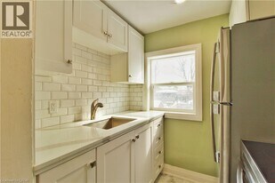 1243 Langmuir Ave in London, ON - Building Photo