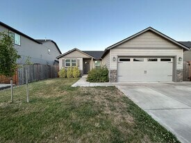 511 Casting St SE in Albany, OR - Building Photo
