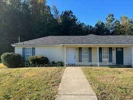 24 Crosswinds Rd in Phenix City, AL - Building Photo