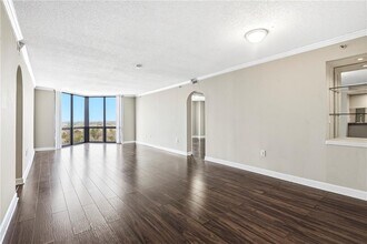 2870 Pharr Ct S Northwest in Atlanta, GA - Building Photo - Building Photo