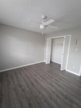 2211 N Elm St in Denton, TX - Building Photo - Building Photo