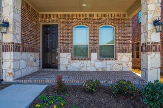 160 McCartt Dr. in Lewisville, TX - Building Photo - Building Photo