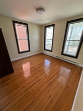 327 Broad St in Bridgeport, CT - Building Photo - Building Photo
