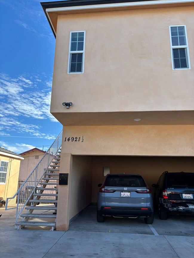 14921 Chadron Ave in Gardena, CA - Foto de edificio - Building Photo