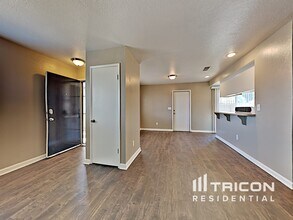 515 Tisdell Dr in Waterford, CA - Foto de edificio - Building Photo