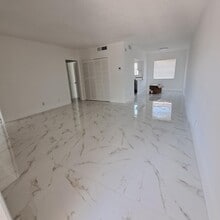 151 Stratford K in West Palm Beach, FL - Building Photo - Building Photo