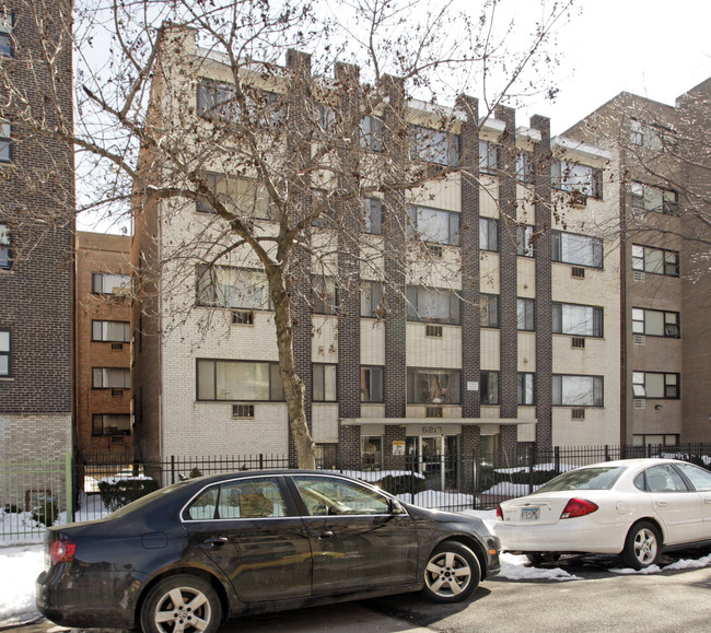 6217 N Winthrop Ave in Chicago, IL - Foto de edificio - Building Photo