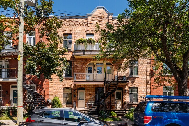 525A Fortune Rue in Montréal, QC - Building Photo - Building Photo