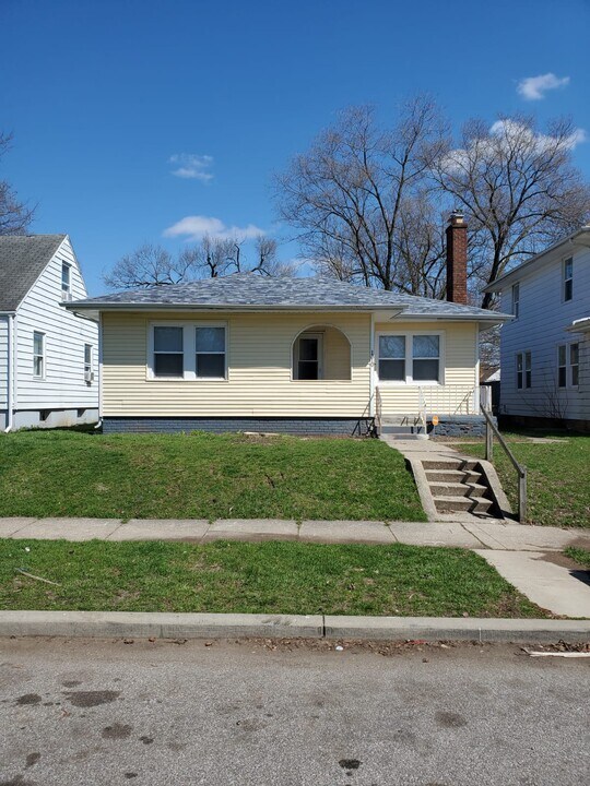 1310 Eclipse Pl in South Bend, IN - Building Photo