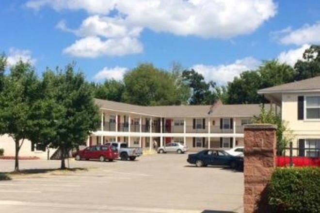 University Estates in Fayetteville, AR - Foto de edificio