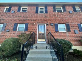 70 Carroll Ave in Newport, RI - Building Photo