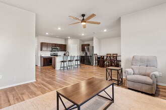 7100 Canadian Dr in China Spring, TX - Building Photo - Building Photo