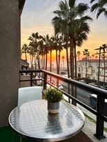 1200 Pacific Coast Hwy in Huntington Beach, CA - Building Photo