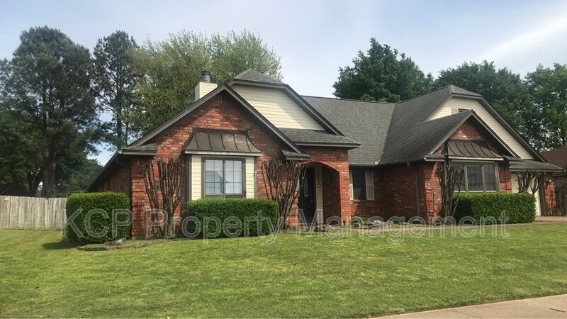 10617 Jenny Lind Rd in Fort Smith, AR - Building Photo