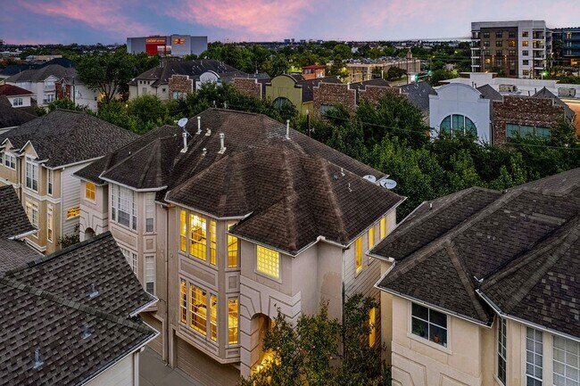 5407 Lillian St in Houston, TX - Building Photo - Building Photo