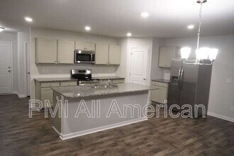 289 Greenbay St in Lillington, NC - Building Photo - Building Photo