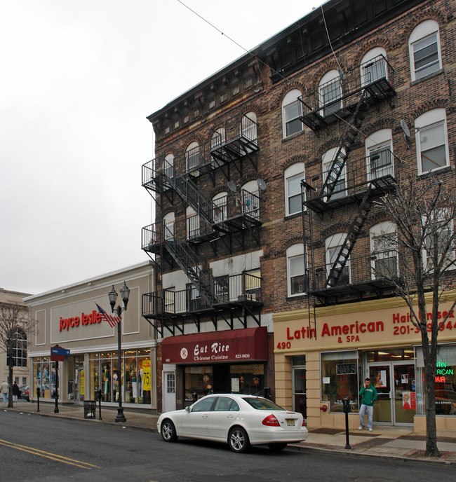 492 Broadway in Bayonne, NJ - Building Photo - Building Photo