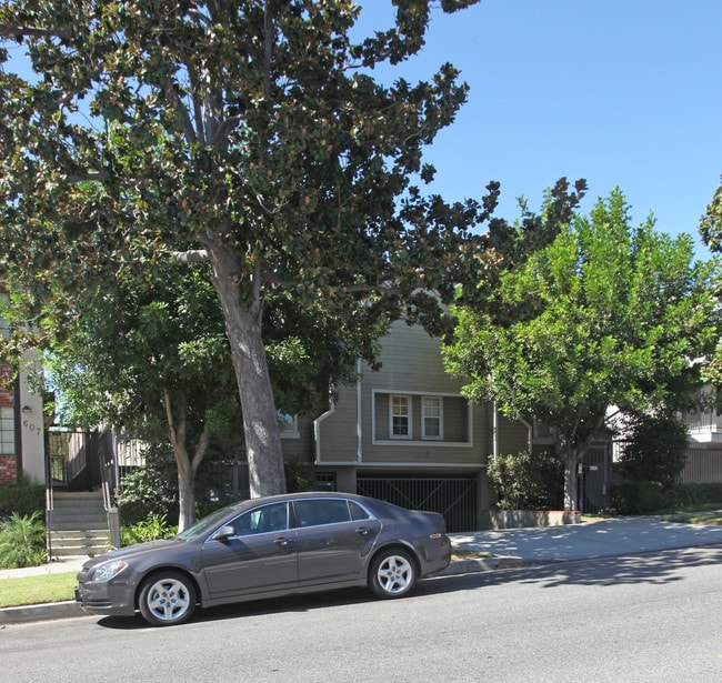 Residential Condominium in Burbank, CA - Building Photo - Building Photo