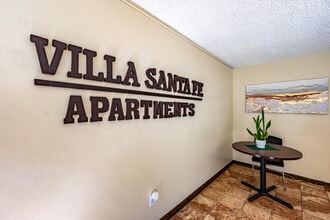 Villa Santa Fe in West Covina, CA - Foto de edificio - Building Photo