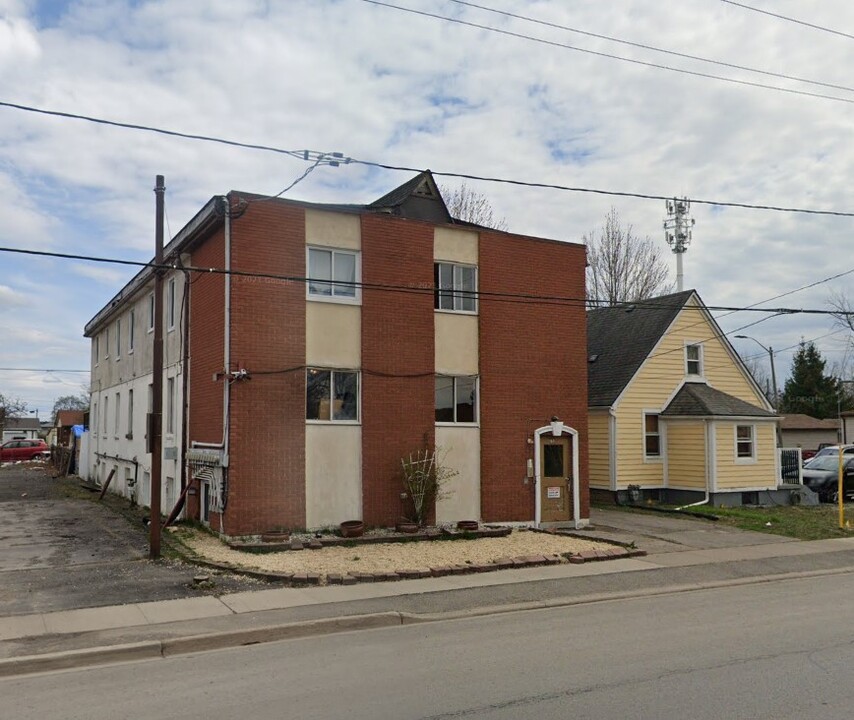 159 Southworth St N in Welland, ON - Building Photo