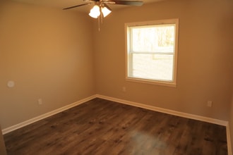311 E Maple Ave in Scottsboro, AL - Building Photo - Building Photo