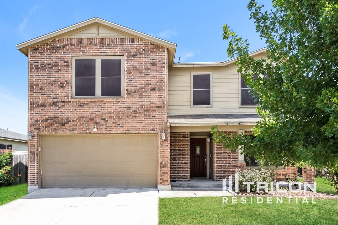 1537 Cap Stone Ridge in New Braunfels, TX - Building Photo