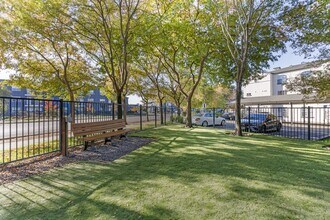 Renaissance Apartment Homes in Santa Rosa, CA - Building Photo - Building Photo