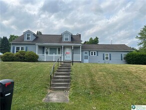 2401 Lawnherst Ave in Easton, PA - Building Photo - Building Photo