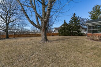 2052 Ashford Rd in Bettendorf, IA - Building Photo - Building Photo