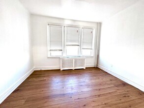 79 Pamrapo Ave in Jersey City, NJ - Building Photo - Building Photo