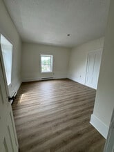 76 Elm St in Milford, NH - Building Photo - Building Photo