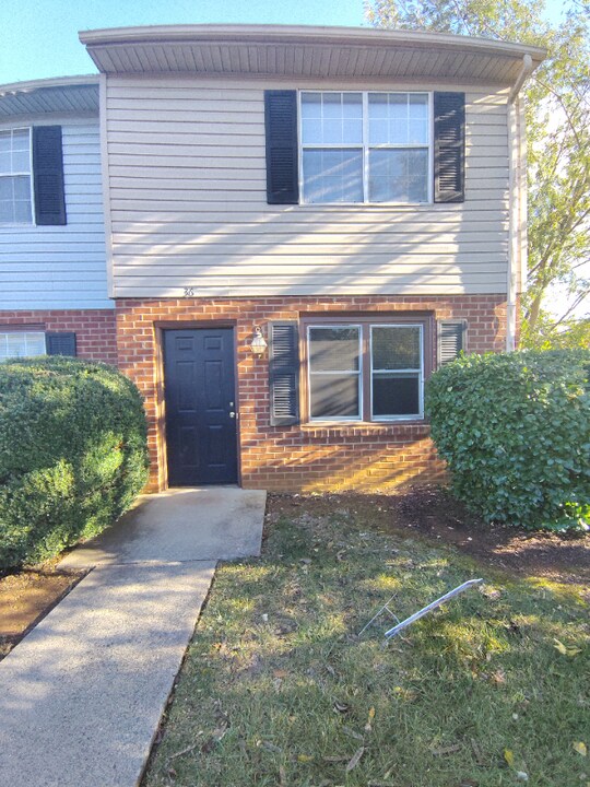 36 Duiguid Dr in Lynchburg, VA - Building Photo