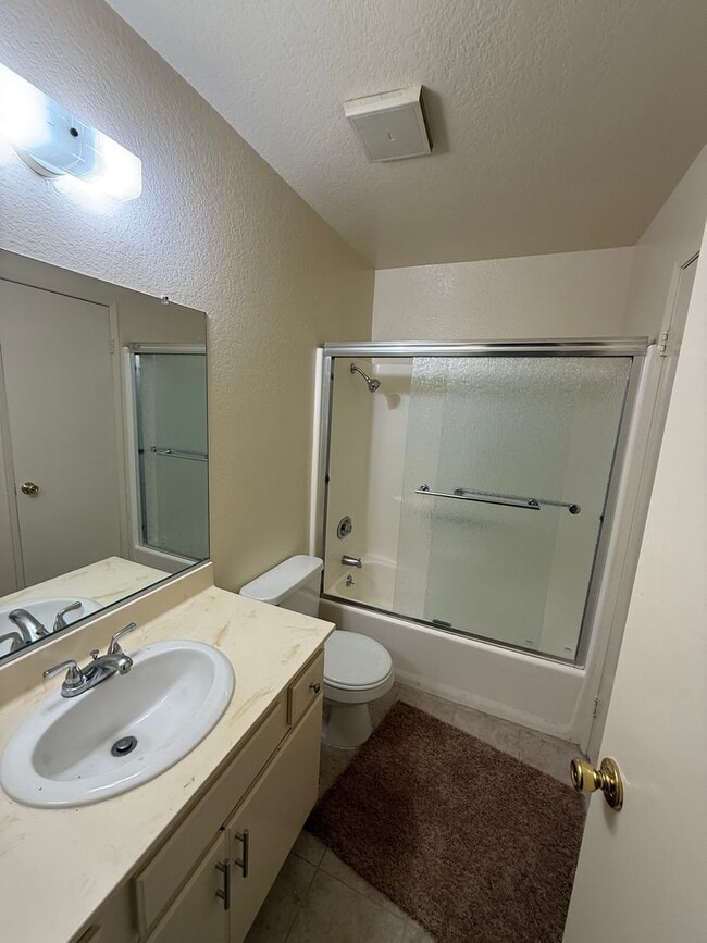 15346 Bellflower Blvd in Bellflower, CA - Building Photo - Building Photo