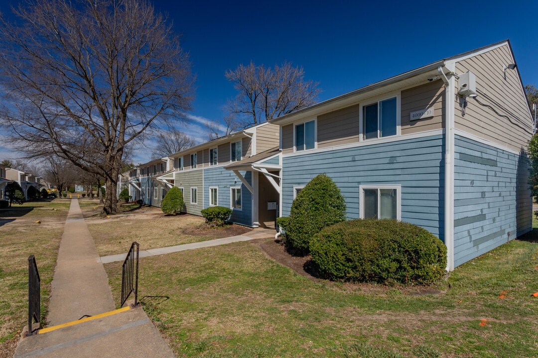 Newman Village Apartments in Richmond, VA - Foto de edificio