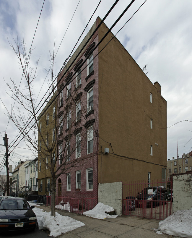 314 7th St in Jersey City, NJ - Building Photo - Building Photo