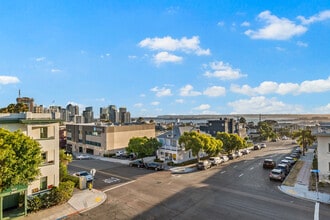 2121 1st Ave, Unit 105 in San Diego, CA - Building Photo - Building Photo