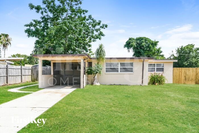 493 Notre Dame Dr in Altamonte Springs, FL - Building Photo
