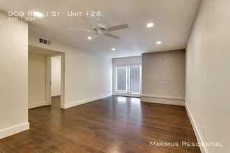 909 Reinli St-Unit -Unit 128 in Austin, TX - Building Photo - Building Photo
