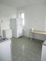 724 Washington St, Unit 1 in Brookline, MA - Building Photo