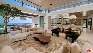 5012 Carbon Beach Terrace in Malibu, CA - Building Photo - Building Photo