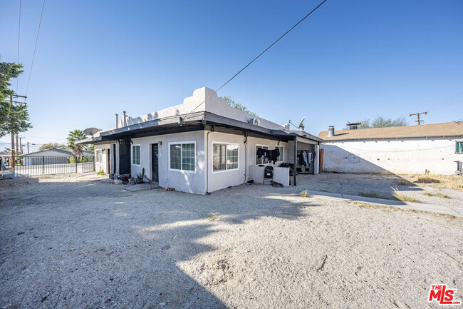 66124 Acoma Ave in Desert Hot Springs, CA - Building Photo - Building Photo