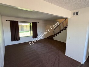 1303 W Ave J 4 in Lancaster, CA - Building Photo - Building Photo
