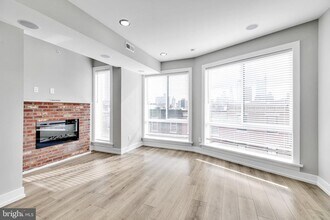 1617 Brown St in Philadelphia, PA - Building Photo - Building Photo