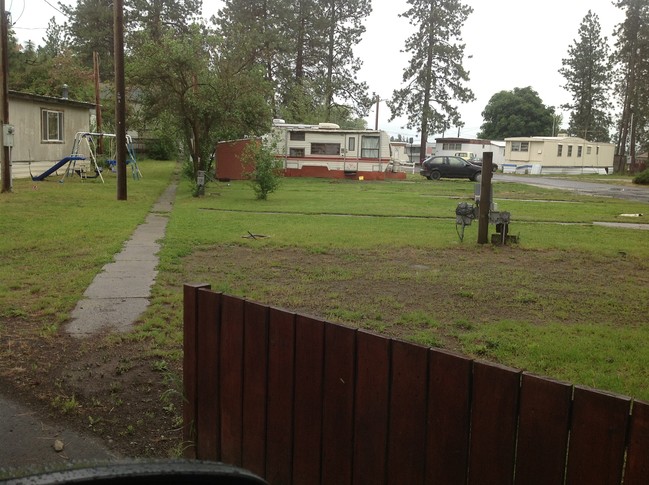 Hideaway Mobile Home Park in Spokane, WA - Foto de edificio - Building Photo