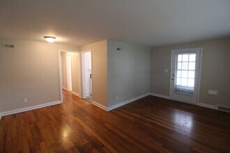 318 E 28th Ave in North Kansas City, MO - Building Photo - Building Photo
