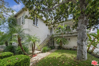 10374 Ashton Ave in Los Angeles, CA - Building Photo - Building Photo