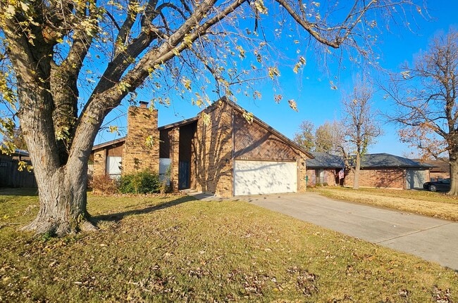 9005 Tracy Dr in Oklahoma City, OK - Building Photo - Building Photo
